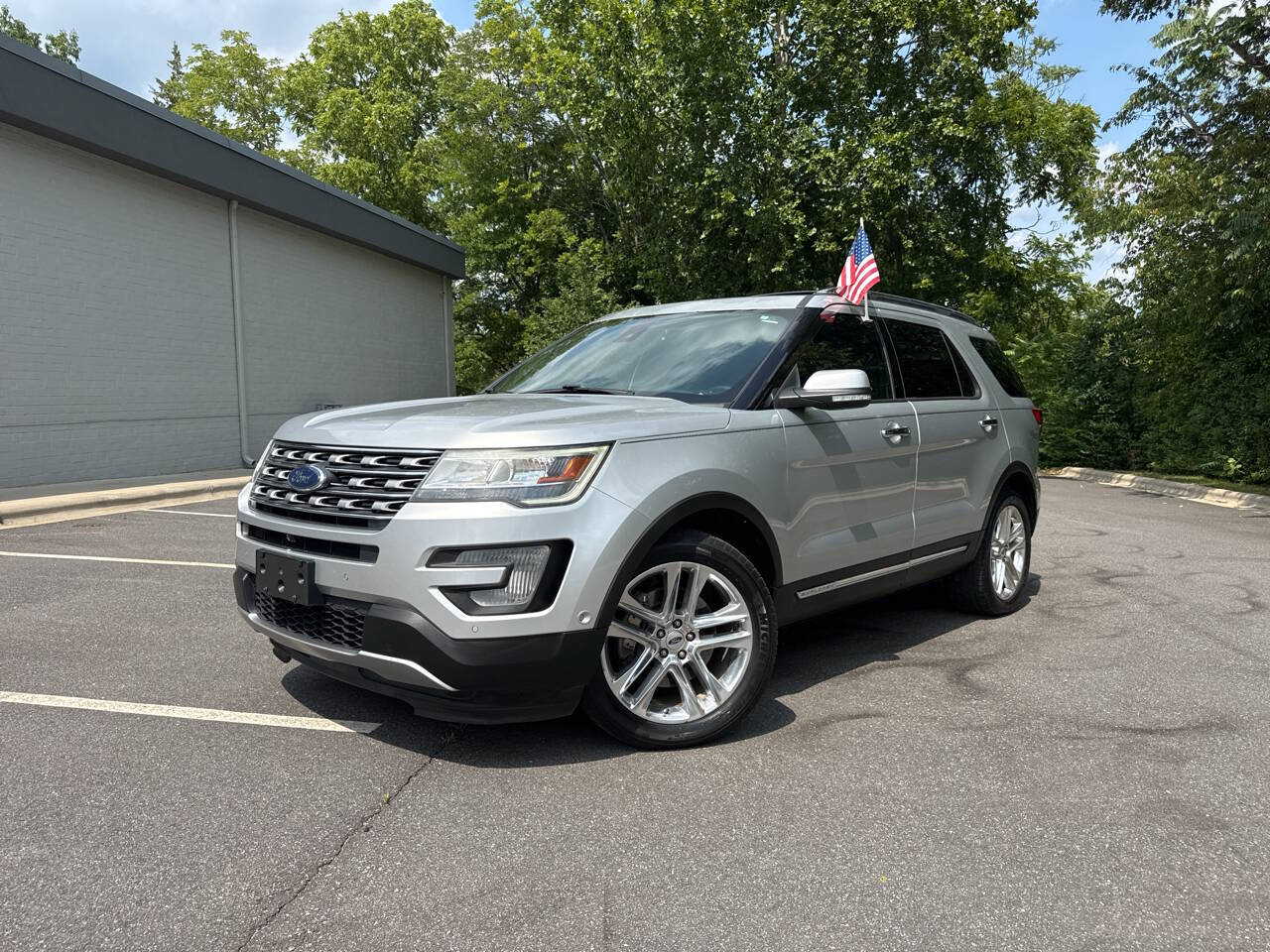 2017 Ford Explorer Limited FWD's photo