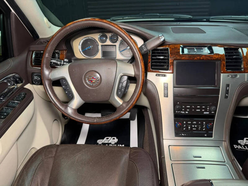 2012 Cadillac Escalade Platinum Edition