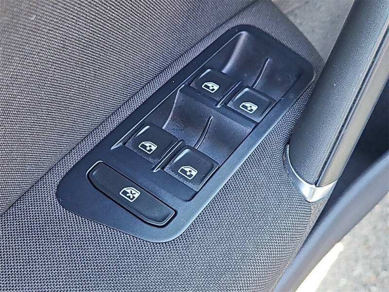 2016 Volkswagen e-Golf SE