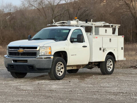 2013 Chevrolet Silverado 3500HD for sale at OVERDRIVE AUTO SALES, LLC. in Clarksville IN