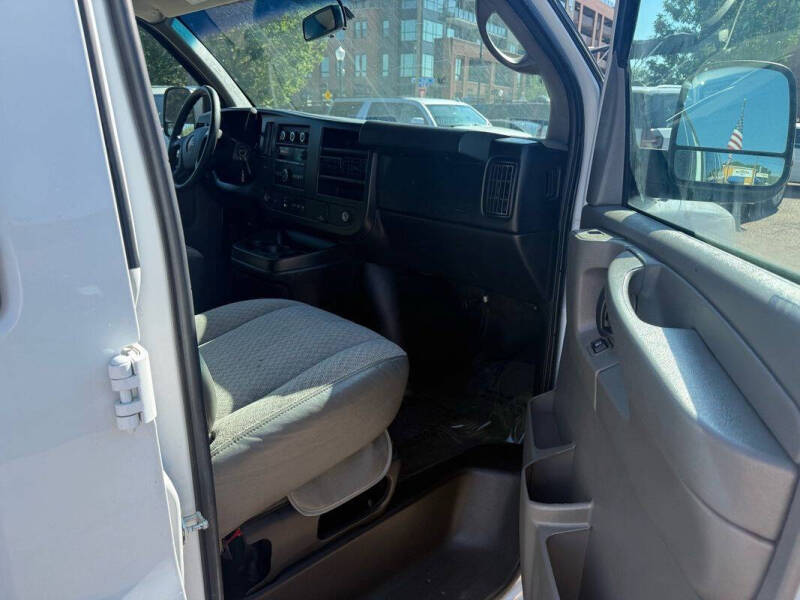 2015 GMC Savana LT 2500