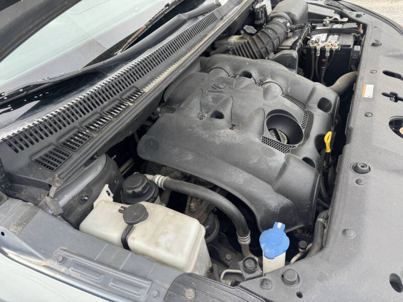 2008 Hyundai Entourage GLS
