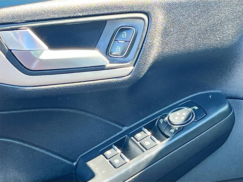 2021 Ford Escape Hybrid SE