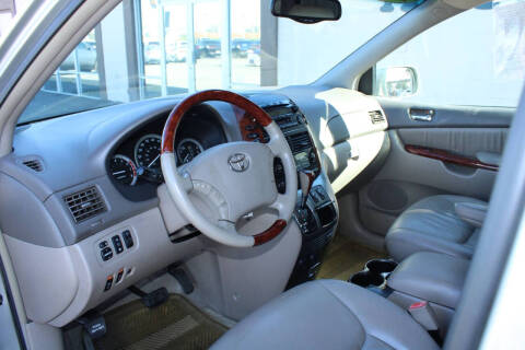 2004 Toyota Sienna XLE Limited 7 Passenger