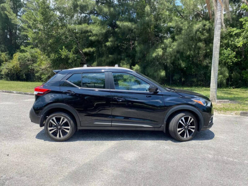 2020 Nissan Kicks SR