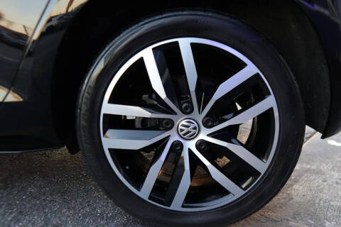 2017 Volkswagen Golf TSI Wolfsburg Edition