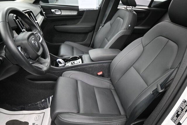 2026 Volvo XC40 B5 Plus