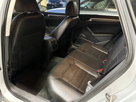 2017 Volkswagen Passat 1.8T SE