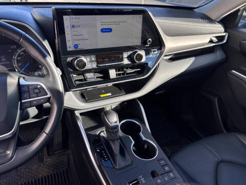 2023 Toyota Highlander Hybrid XLE