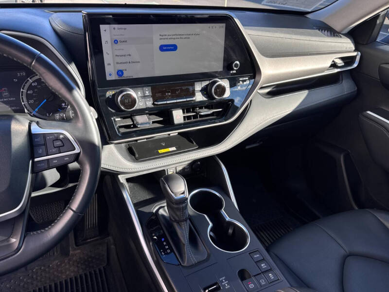 2023 Toyota Highlander Hybrid XLE