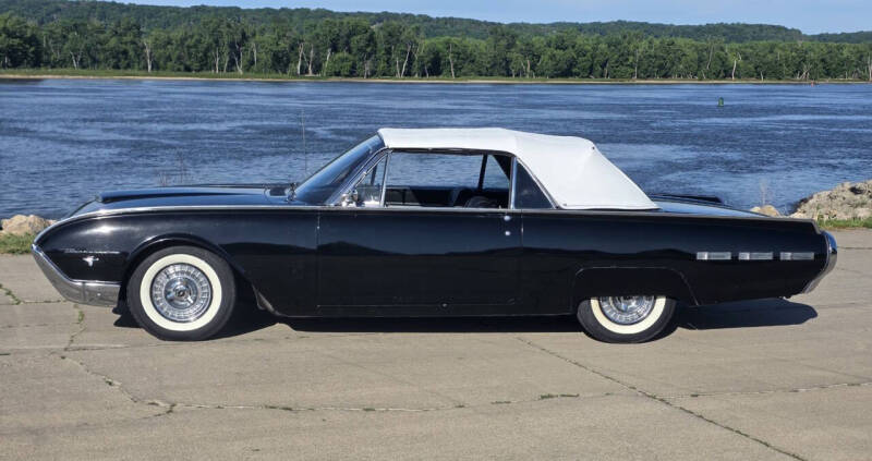 1962 Ford Thunderbird