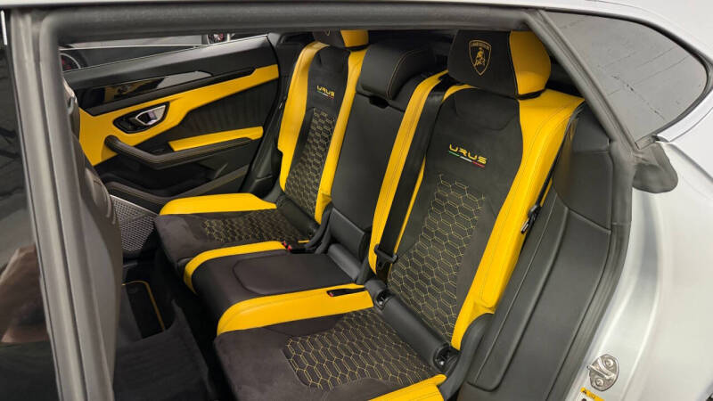 2022 Lamborghini Urus
