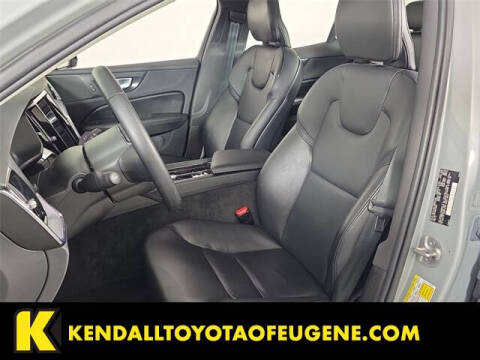 2024 Volvo S60 B5 Core Dark Theme