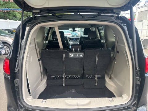 2018 Chrysler Pacifica Touring L