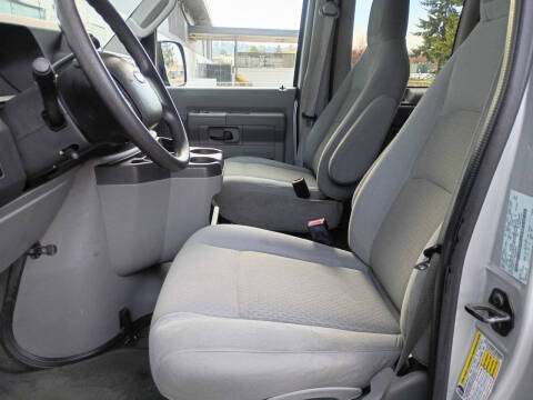 2009 Ford E-Series E-350 SD XLT