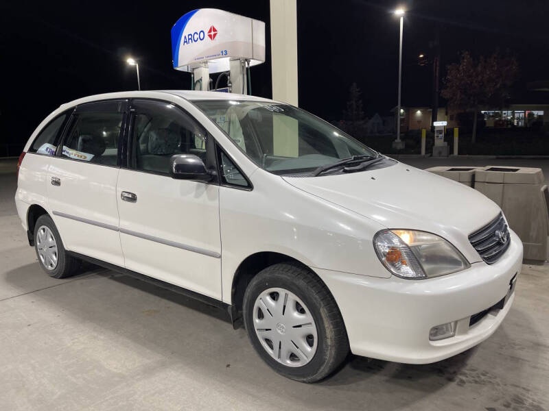 2000 Toyota Nadia