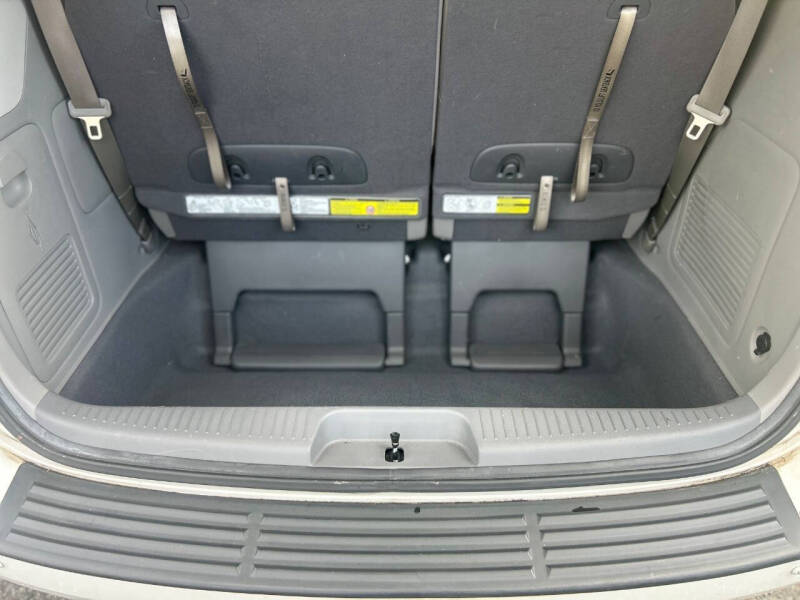 2012 Kia Sedona LX
