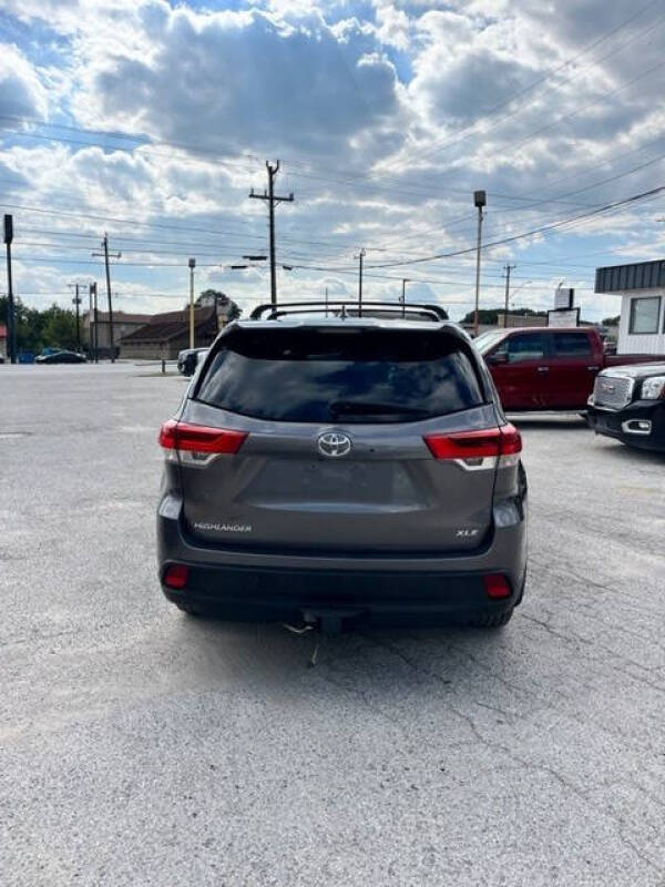 2018 Toyota Highlander SE