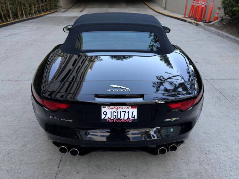 2016 Jaguar F-TYPE R
