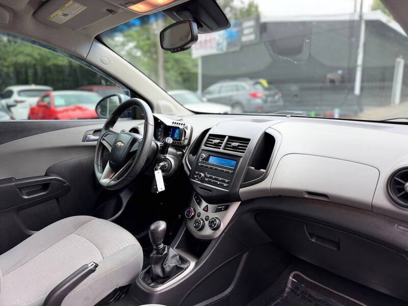 2012 Chevrolet Sonic LS