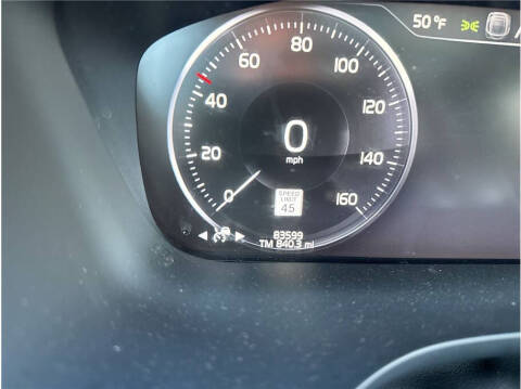 2018 Volvo XC60 T5 Momentum