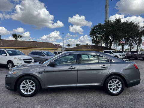 2013 Ford Taurus SE