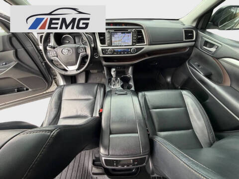 2017 Toyota Highlander SE