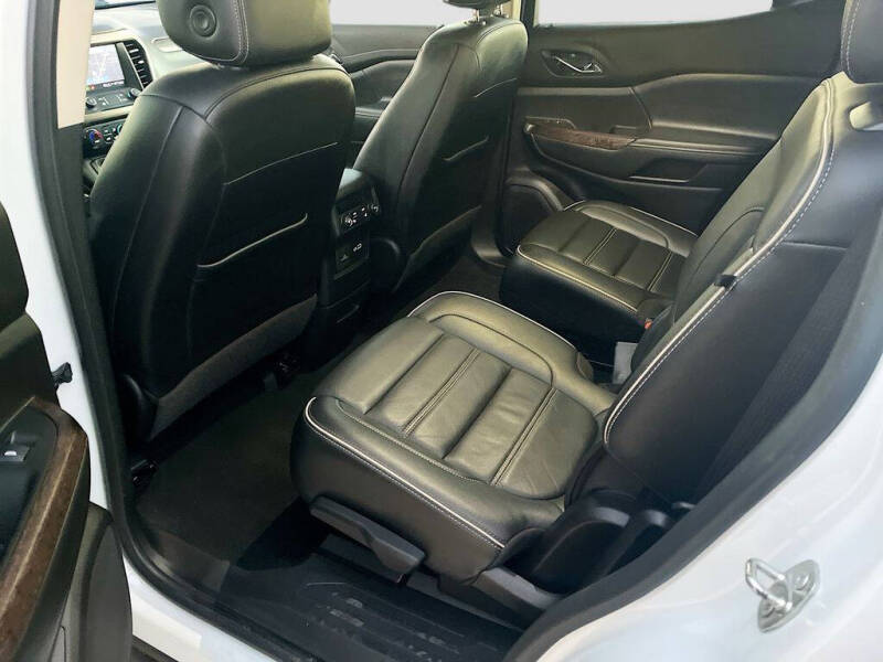 2022 GMC Acadia Denali