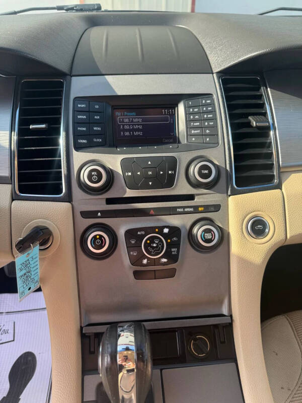 2016 Ford Taurus SEL