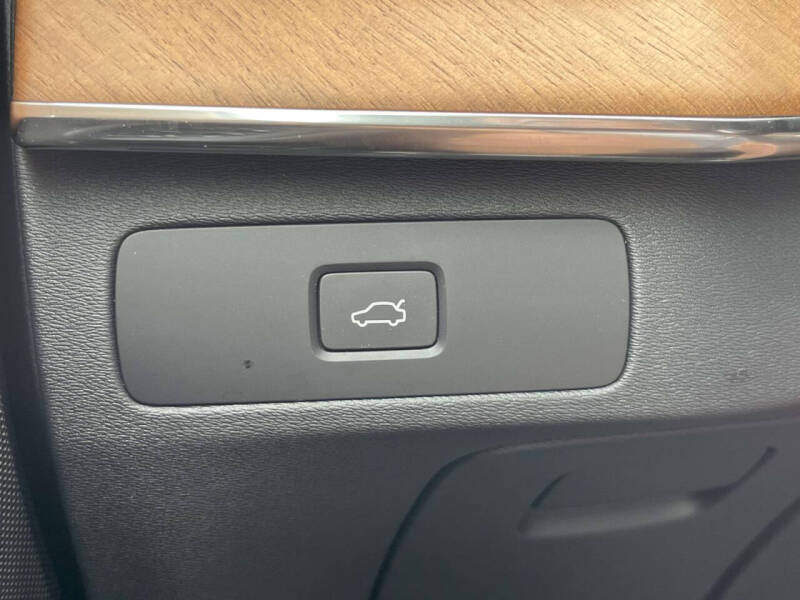 2023 Volvo XC90 B5 Plus Bright Theme