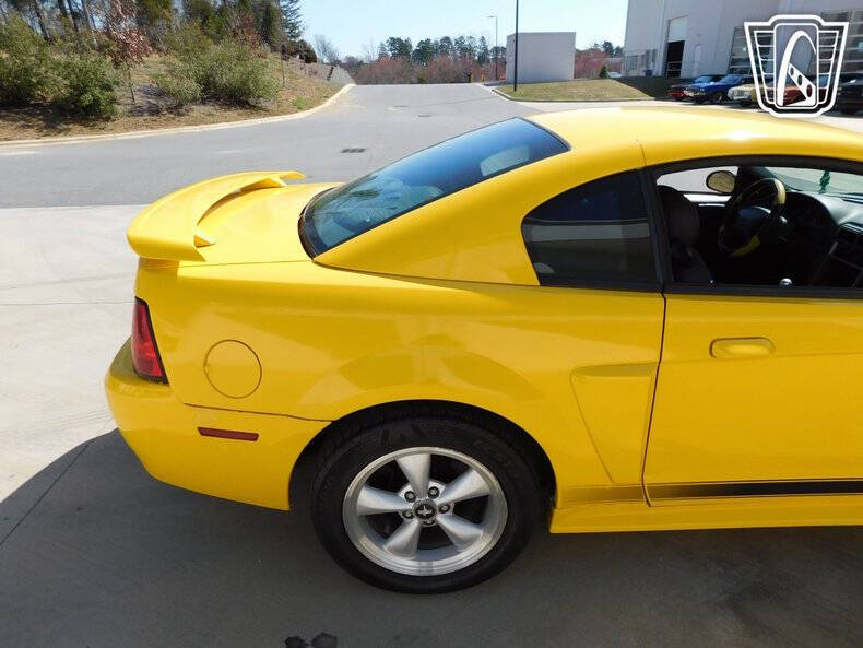 2004 Ford Mustang Mach 1 Premium
