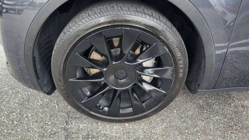 2022 Tesla Model Y Long Range - Photo 13