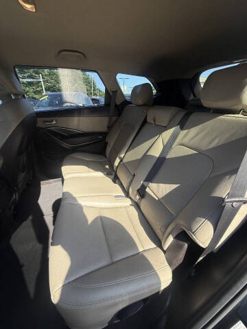 2017 Hyundai Santa Fe SE