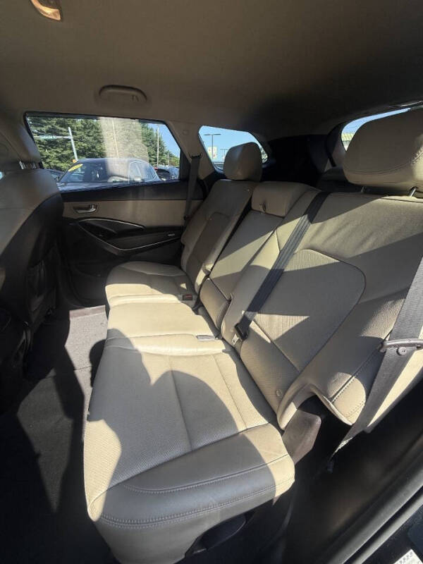 2017 Hyundai Santa Fe SE