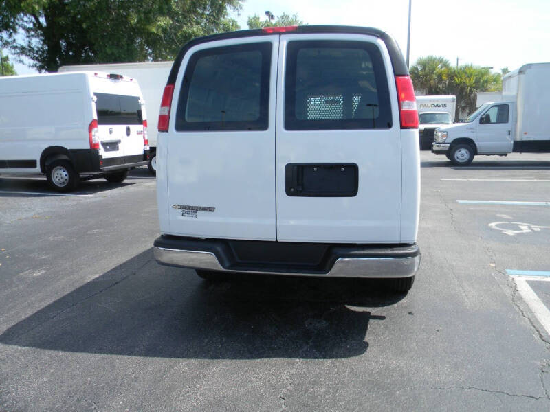 2023 Chevrolet Express 2500