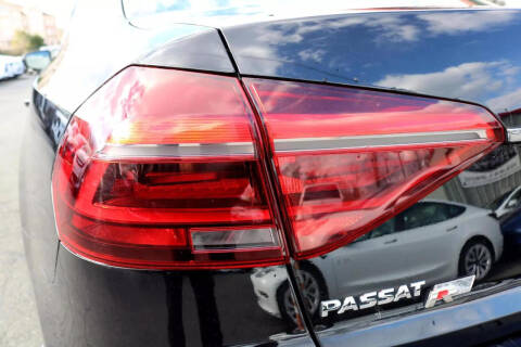 2019 Volkswagen Passat SE R-Line