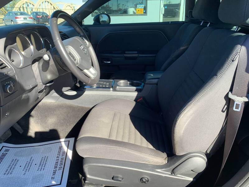 2014 Dodge Challenger SXT