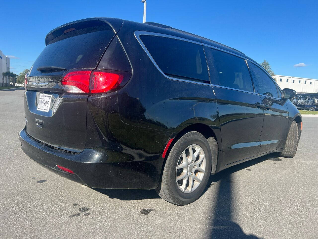 2021 Chrysler Voyager null photo 14