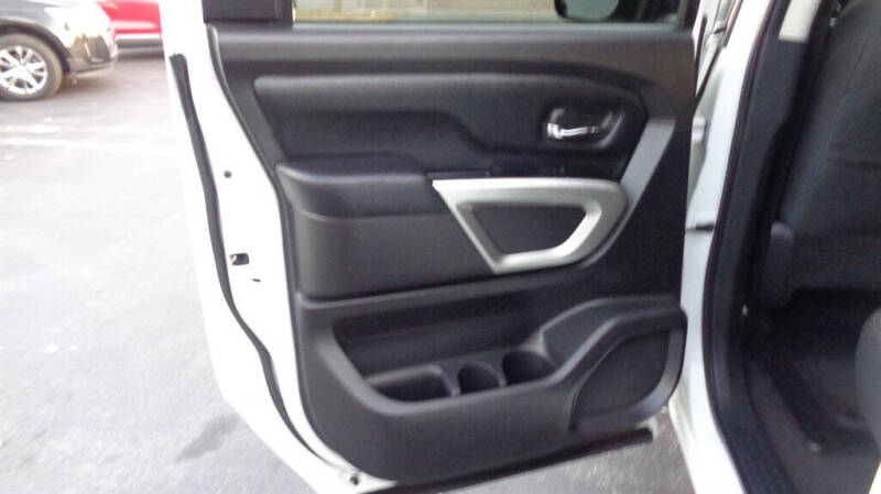 2018 Nissan Titan SV