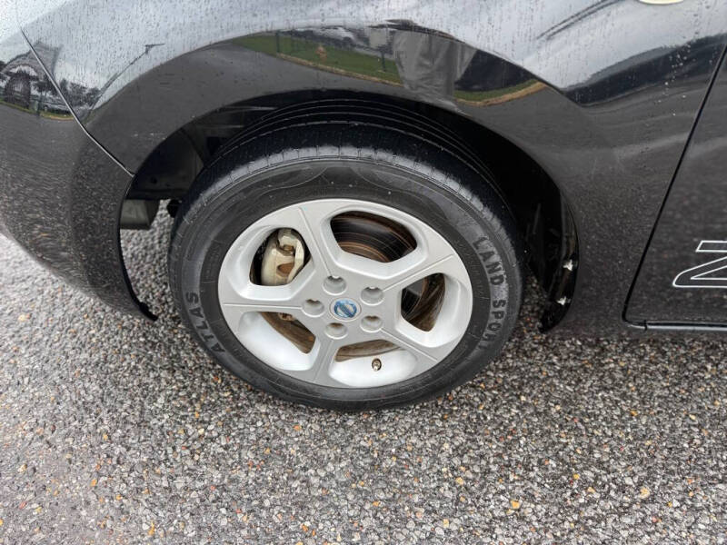 2011 Nissan LEAF SL