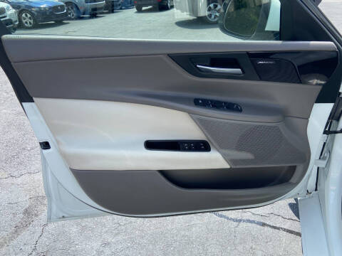 2018 Jaguar XE 25t Premium