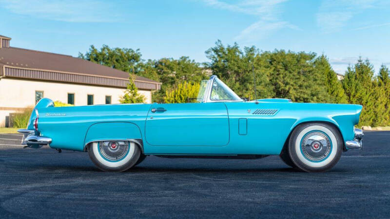 1956 Ford Thunderbird