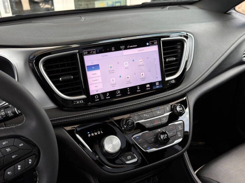 2025 Chrysler Pacifica Limited