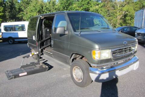 2002 Ford E-Series Wagon for sale at K & R Auto Sales,Inc in Quakertown PA