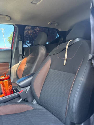 2021 Nissan Kicks SR