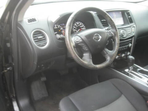 2017 Nissan Pathfinder SV