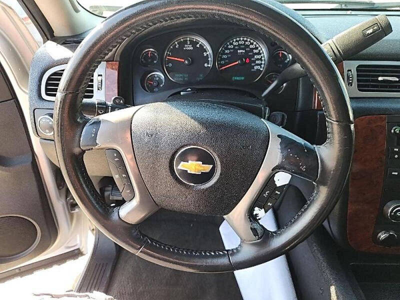 2011 Chevrolet Avalanche LS