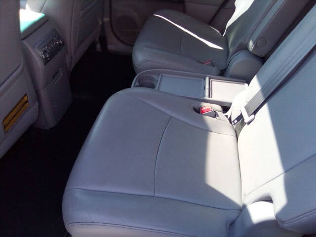 2013 Toyota Highlander for sale at Pinnacle Auto Sales in New Bedford, MA