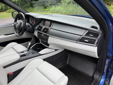 2010 BMW X5 M