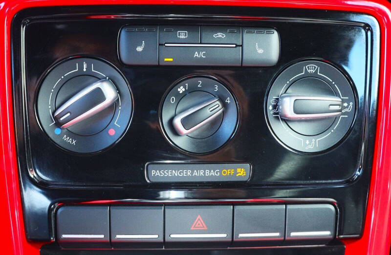 2018 Volkswagen Beetle Convertible 2.0T SE